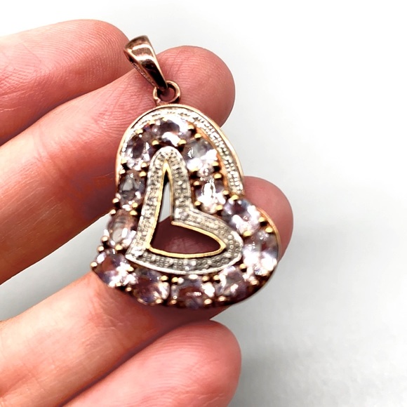 This is a stunning heart shaped pendant done with morganite and diamond 🎀 - Picture 7 of 8